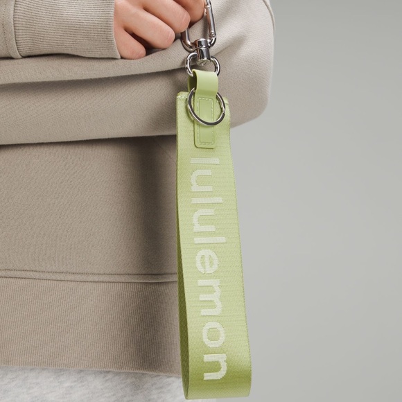 LULULEMON | Never Lost Keychain - Picture 7 of 7